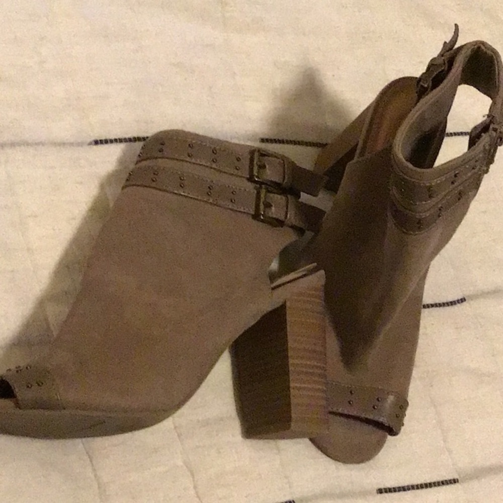 camel colored booties - Picture 3 of 4